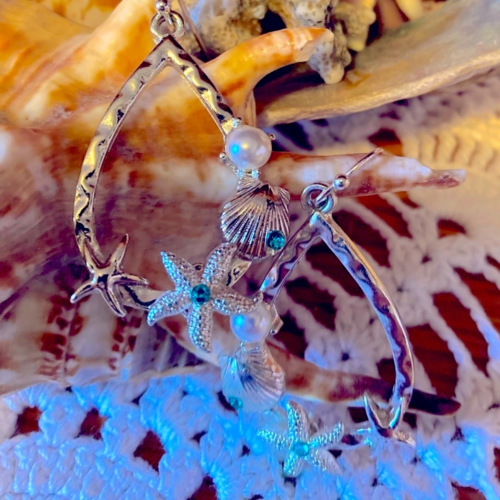 Earrings with Sea Shells 🐚 and Pearls, White and Turquoise